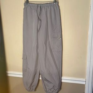 Trendy cargo pants never worn great quality